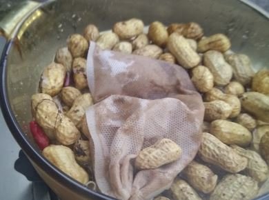 带壳卤味花生的做法