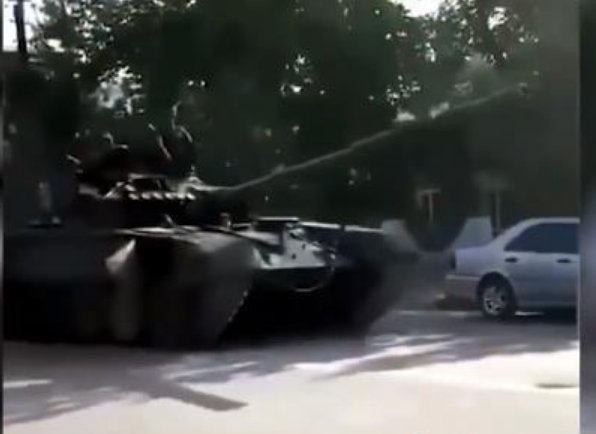 中国两邻国边境武装冲突，到底是怎么回事？