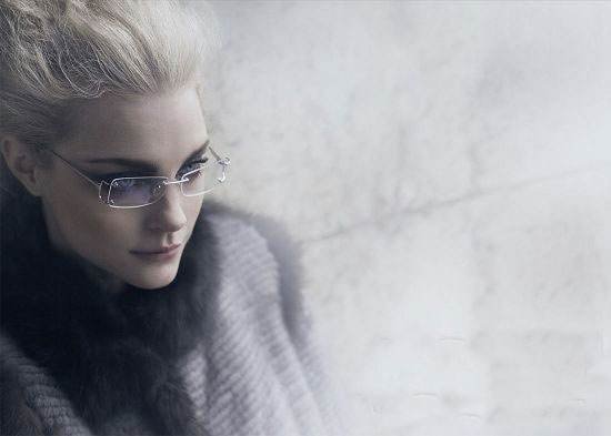 长着一张娃娃脸,蓝灰色的眼睛摄人心魄,被称为五大超模之一的是谁?