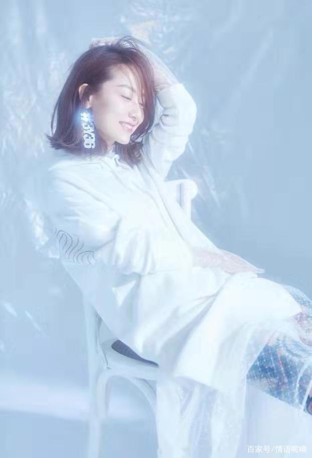 “京城四美”之一的白冰，如何穿的复古又优雅？