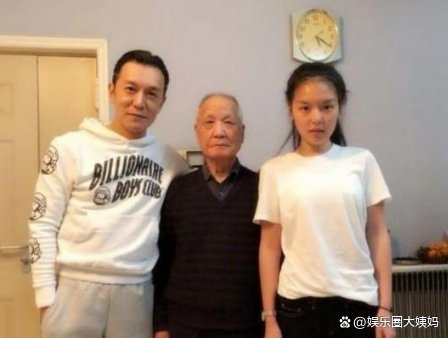 李咏离世三年后,女儿法图麦仍遭网暴,究竟是为什么?