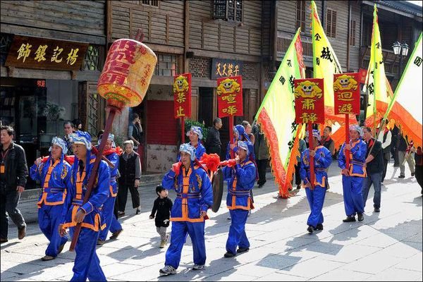 游神是什么意思？