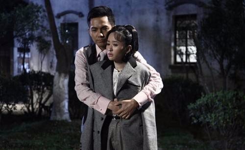 《欢天喜地七仙女》中,青儿喜欢的是马天龙还是王爷?