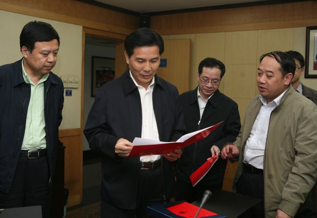 国家税务总局原副局长丘小雄,他有着怎样的传奇人生?