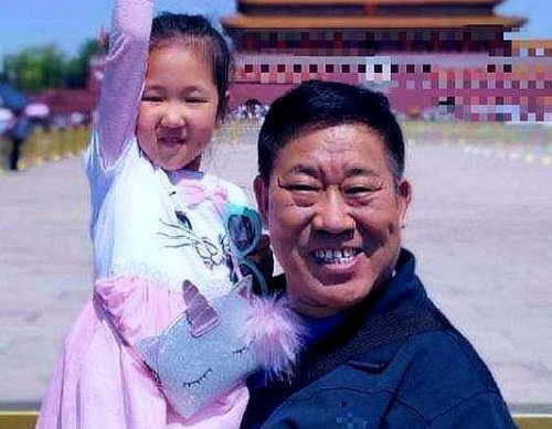 有种隔代遗传叫杜旭东，女儿长相秀美，外孙女更是美丽，她们模样如何？