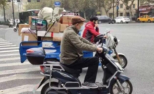 辽宁一两轮机动车街头爆炸致1死，两轮机动车为什么会爆炸？