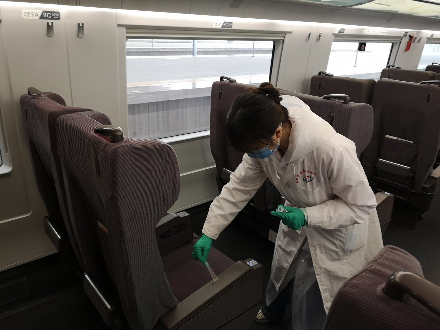 西安至上海高铁1乘客核酸阳性，复核阴性，究竟是什么情况？