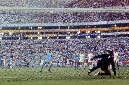 哥伦比亚和英格兰的谁厉害