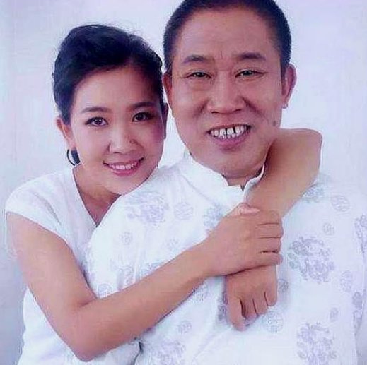 有种隔代遗传叫杜旭东，女儿长相秀美，外孙女更是美丽，她们模样如何？