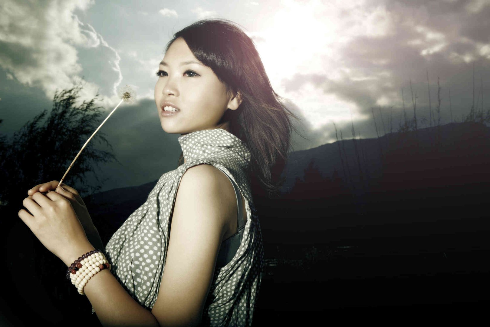 谁有丽江小倩的照片，要本人的，不要发一些扯淡的图片？