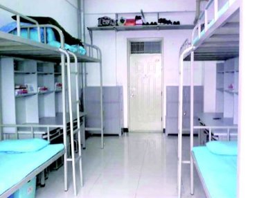 河南女生睡醒发现宿舍只剩自己一人，你有过类似经历吗？