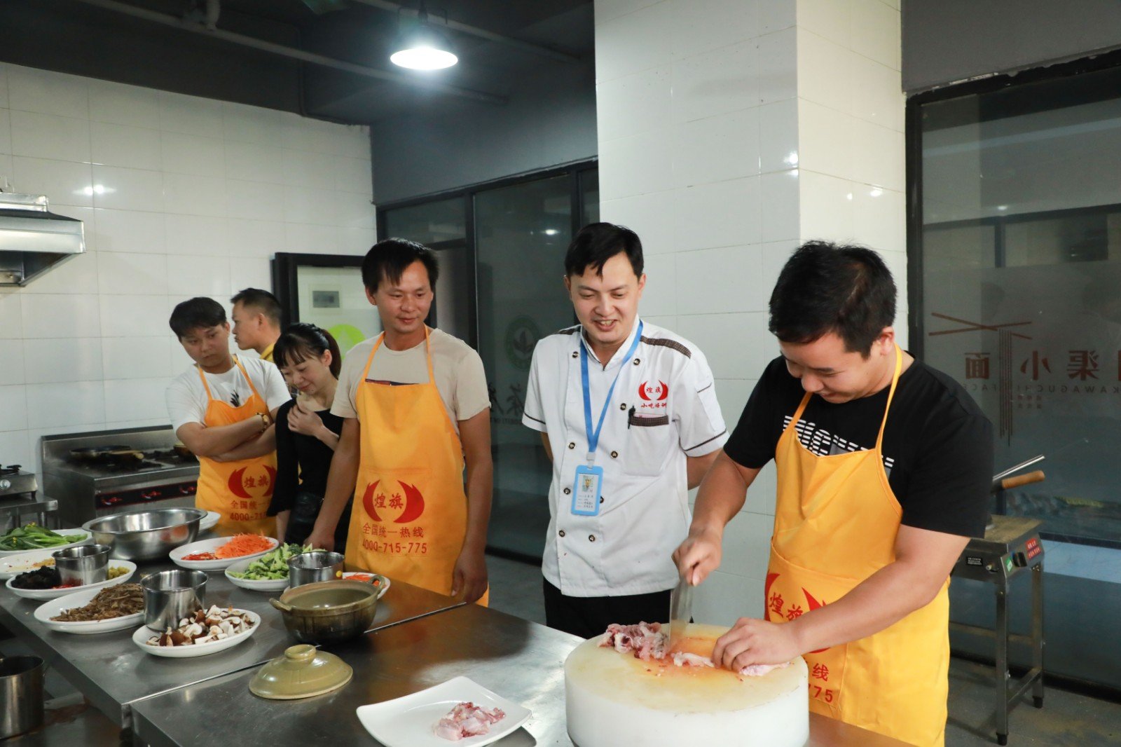 学厨师每年学费要多少？