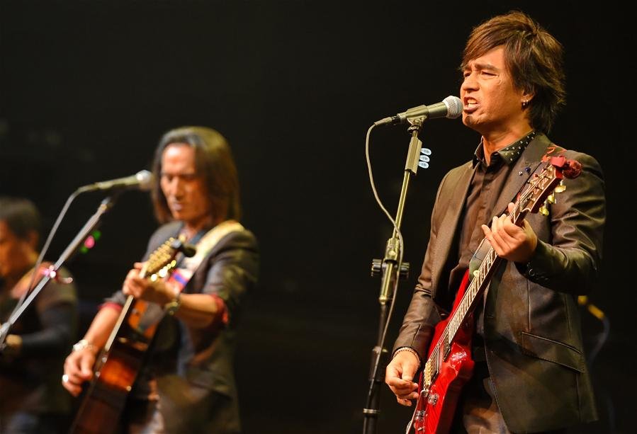 热情的沙漠的歌词