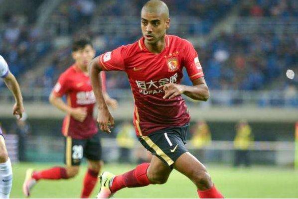 阿洛伊西奥和阿兰到底谁会对国足更有帮助呢？