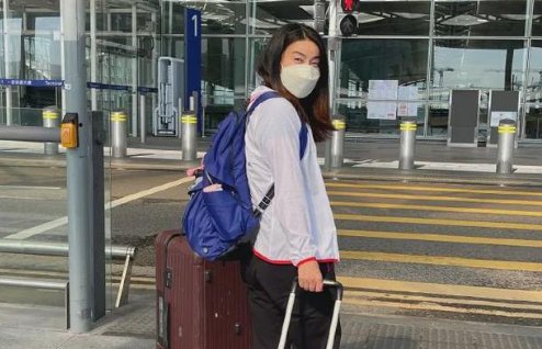 郭晶晶重返“职场”，在跳水比赛台上与中国队一起唱响国歌，你咋看？