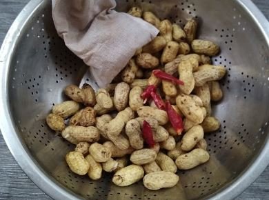 带壳卤味花生的做法