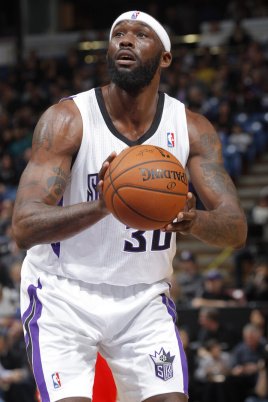 雷吉埃文斯的篮板球能力有多强?他真的是“一招鲜吃遍天”吗?