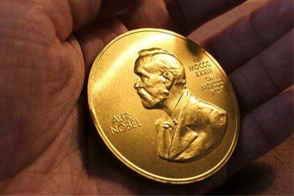 2016年的诺贝尔文学奖为什么会颁给鲍勃、迪伦？