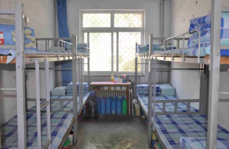 河南女生睡醒发现宿舍只剩自己一人，你有过类似经历吗？