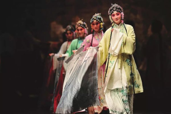 哪个剧种被称为“中国百戏之师”？