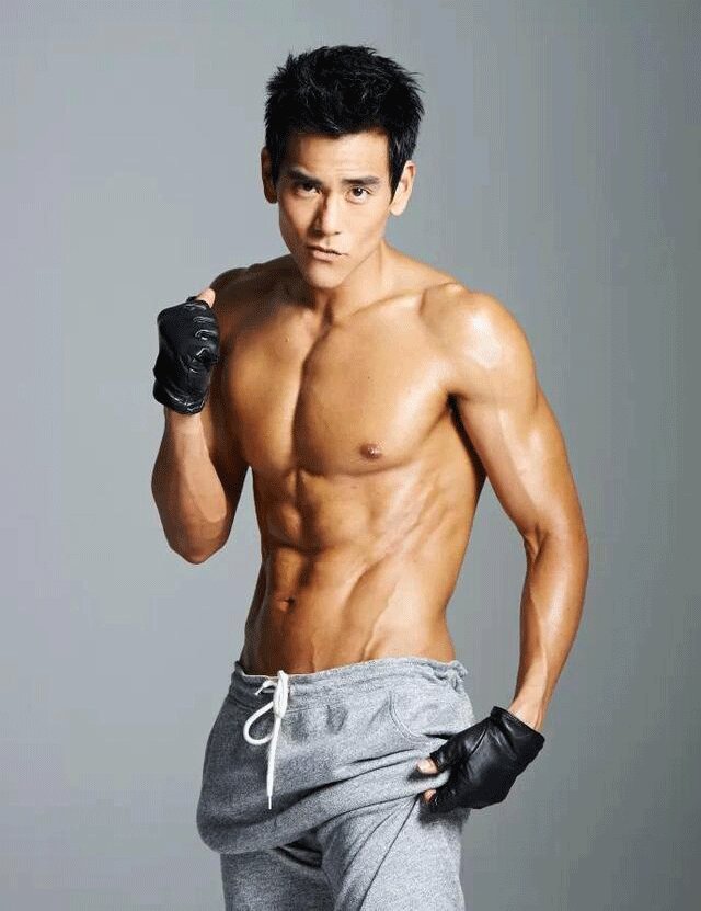 求能做桌面的彭于晏高清壁纸 带肌肉的最好 1080P的最好 谢谢大家