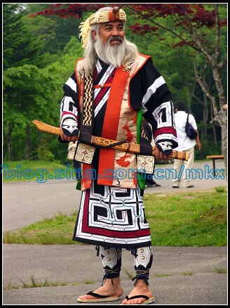 俄罗斯南千岛群岛上的居民都是俄罗斯人种吗？有没有日本人种？