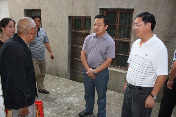 还地桥镇的主要领导分工