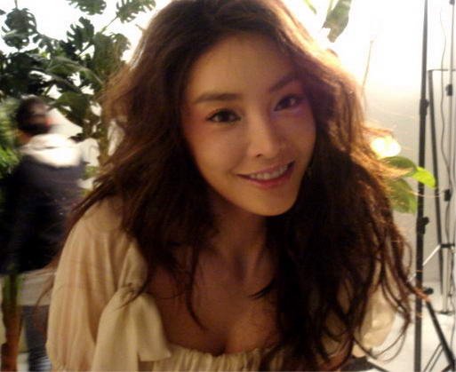 韩国女星张紫妍图片谁有？最好有详细资料！