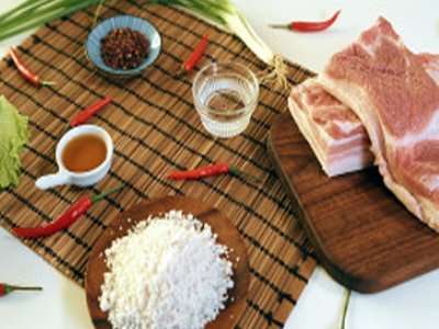 做10斤咸肉大概要放多少盐？