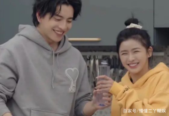 王大陆蔡卓宜互动如偶像剧，街边热吻公主抱全不落，看上去究竟有多甜？