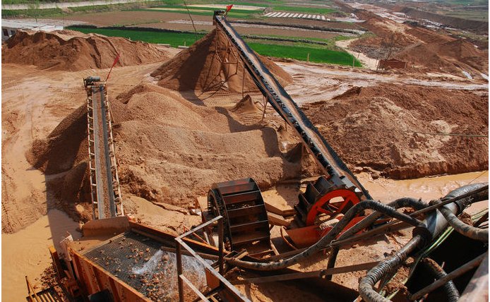 在河道采砂有哪些法律规定？