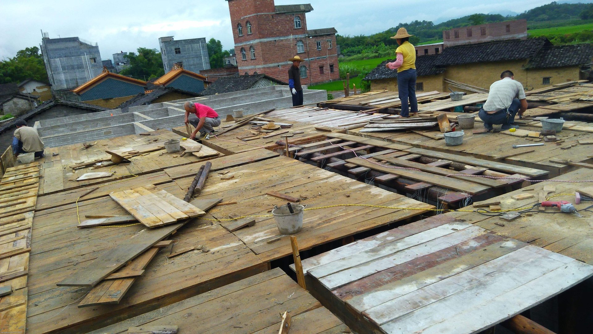 农村乱占耕地建房问题为何屡禁不止？