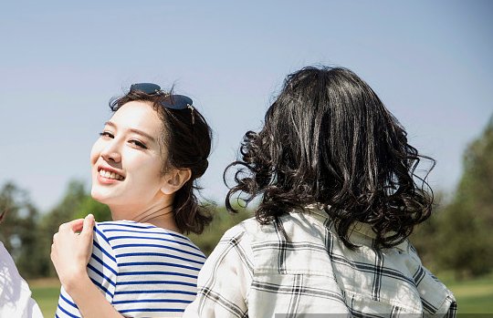 巨蟹座的女生分手后，都会有哪些异常的表现？