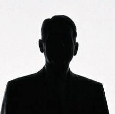 有没有三个人的兄弟头像相哇，一人个一张，不要太逗比的，高冷点的，拜托了(●—●)