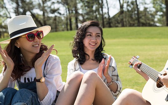 巨蟹座的女生分手后,都会有哪些异常的表现?