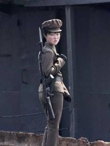 朝鲜女兵为什么要穿紧身裤，难道不觉得尴尬吗