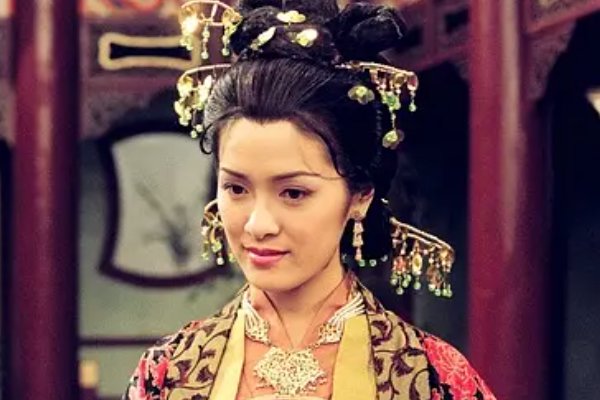 如何评价无头东宫?有何吸引人的地方?