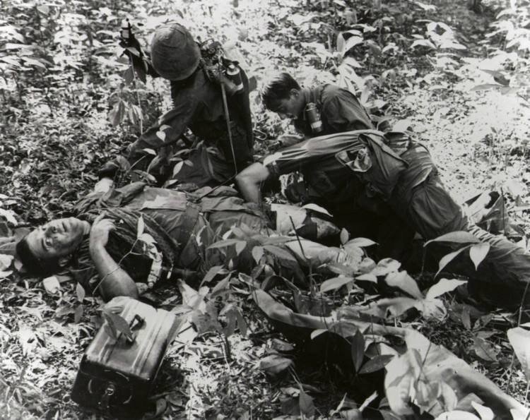 美国为什么要打越南战争？