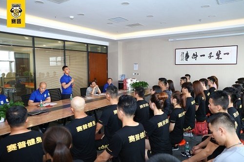 瑜伽教练证书国际上承认的有哪几种啊？怎么考取呢