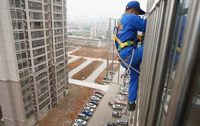 格力空调安装高空作业费怎么收取的