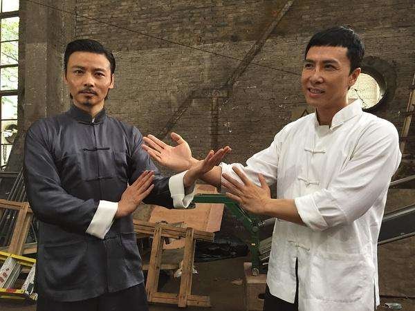 叶问3中张天志的师父是谁？他说和叶问同门，师公都是梁赞，那他师父是梁壁吗？我只知道梁赞两个传人，就