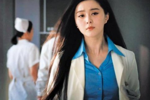 范冰冰在钢铁侠3第几分钟出现