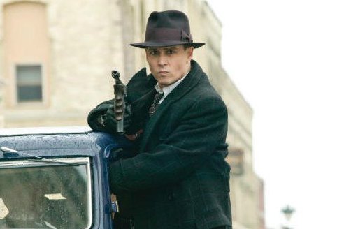 《公众之敌》的原型