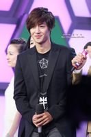 金贤重28号真的要来快乐大本营吗？我听别人说还请了其他嘉宾，为什么不像李民浩那样一期只有一个嘉宾啊？