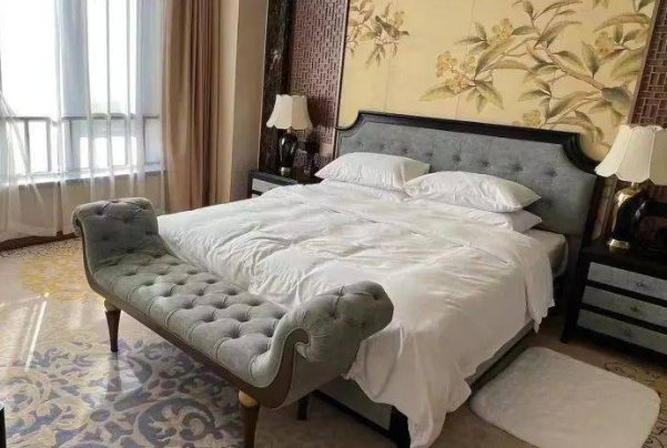 什么门白天关着晚上开着答案脑筋急转弯