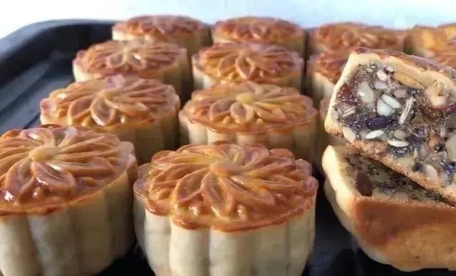 你如何看待26岁以下年轻人爱买五仁月饼这件事？