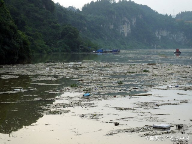 宜昌山洪多车沿山路漂流而下，引发山洪的原因是什么？