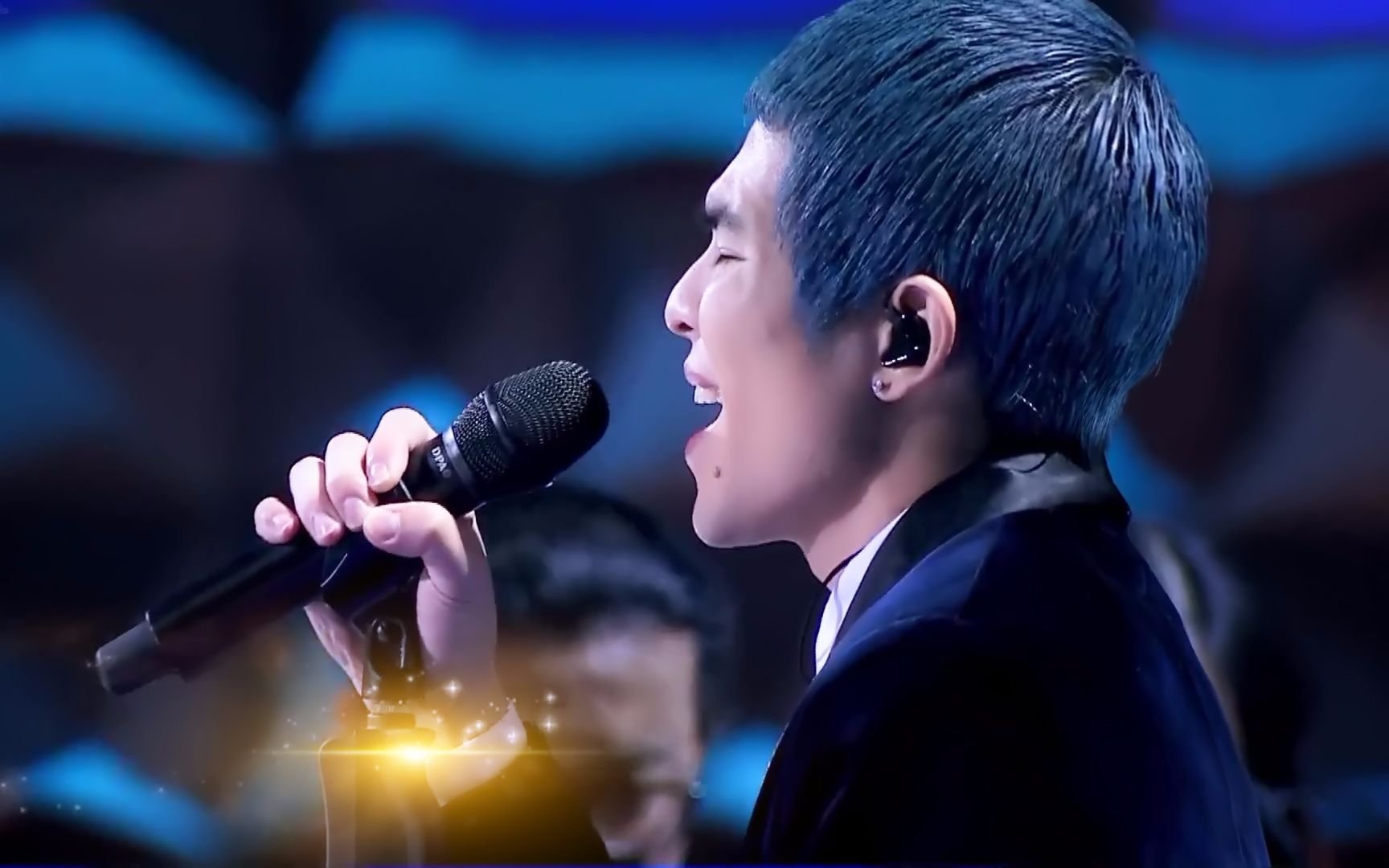 粉丝送萧敬腾油纸伞，这个礼物有何深意？