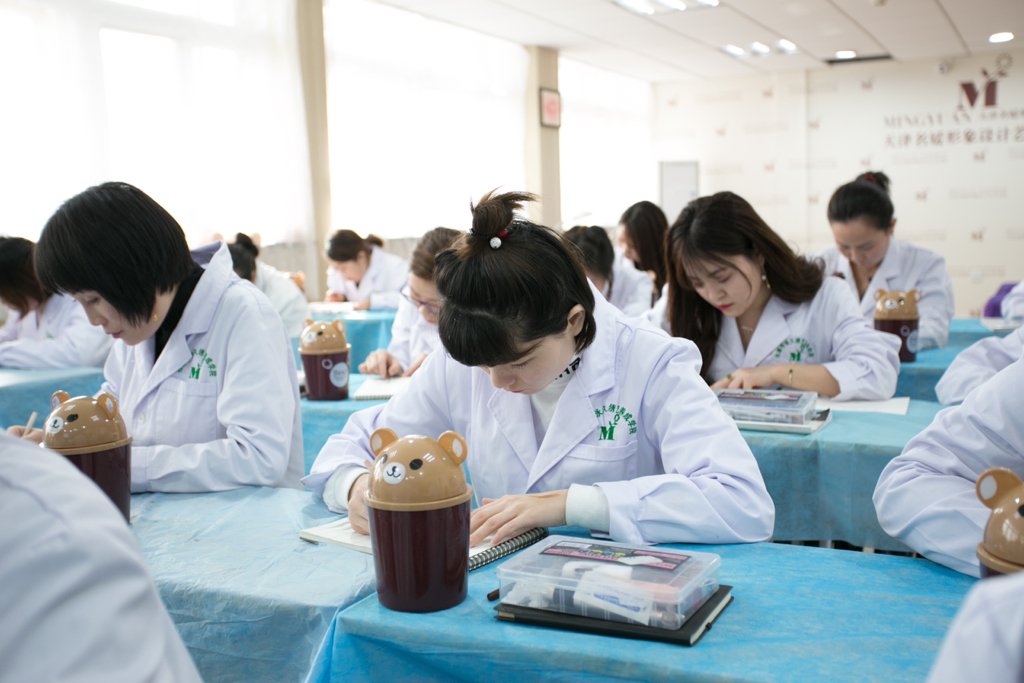 学美甲一般需要多少钱？