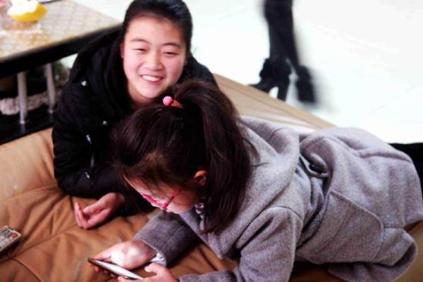 初一孩子该不该有手机